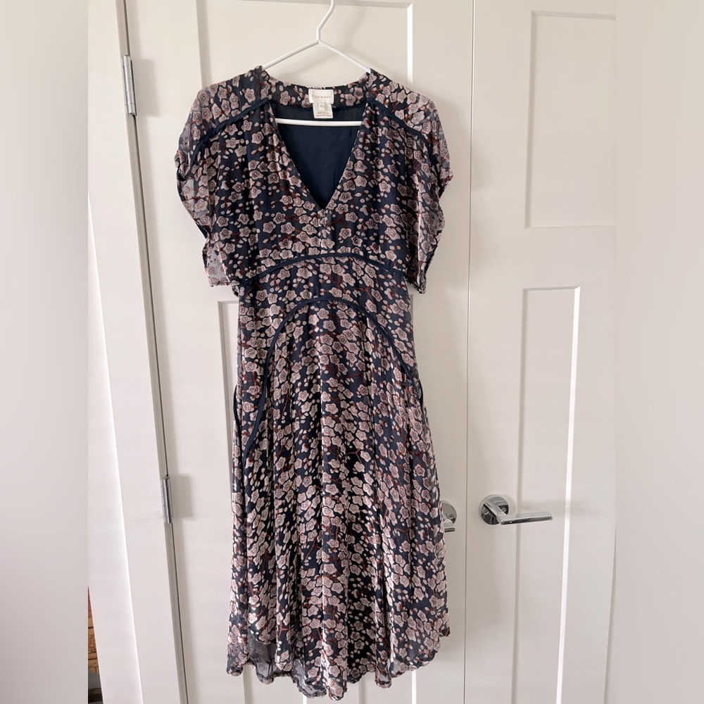 🌸4 for 15$🌸 Foxiedox Velvet Floral Short Sleeve Midi Dress